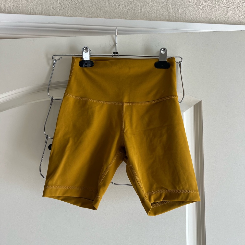 Lululemon Wunder Train High-Rise Short 6"